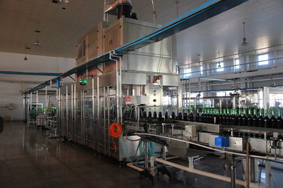 長(zhǎng)城葡萄酒河北沙城產(chǎn)區(qū)擁有行業(yè)領(lǐng)先的自動(dòng)化生產(chǎn)線(xiàn)_中國(guó)膜工業(yè)協(xié)會(huì)